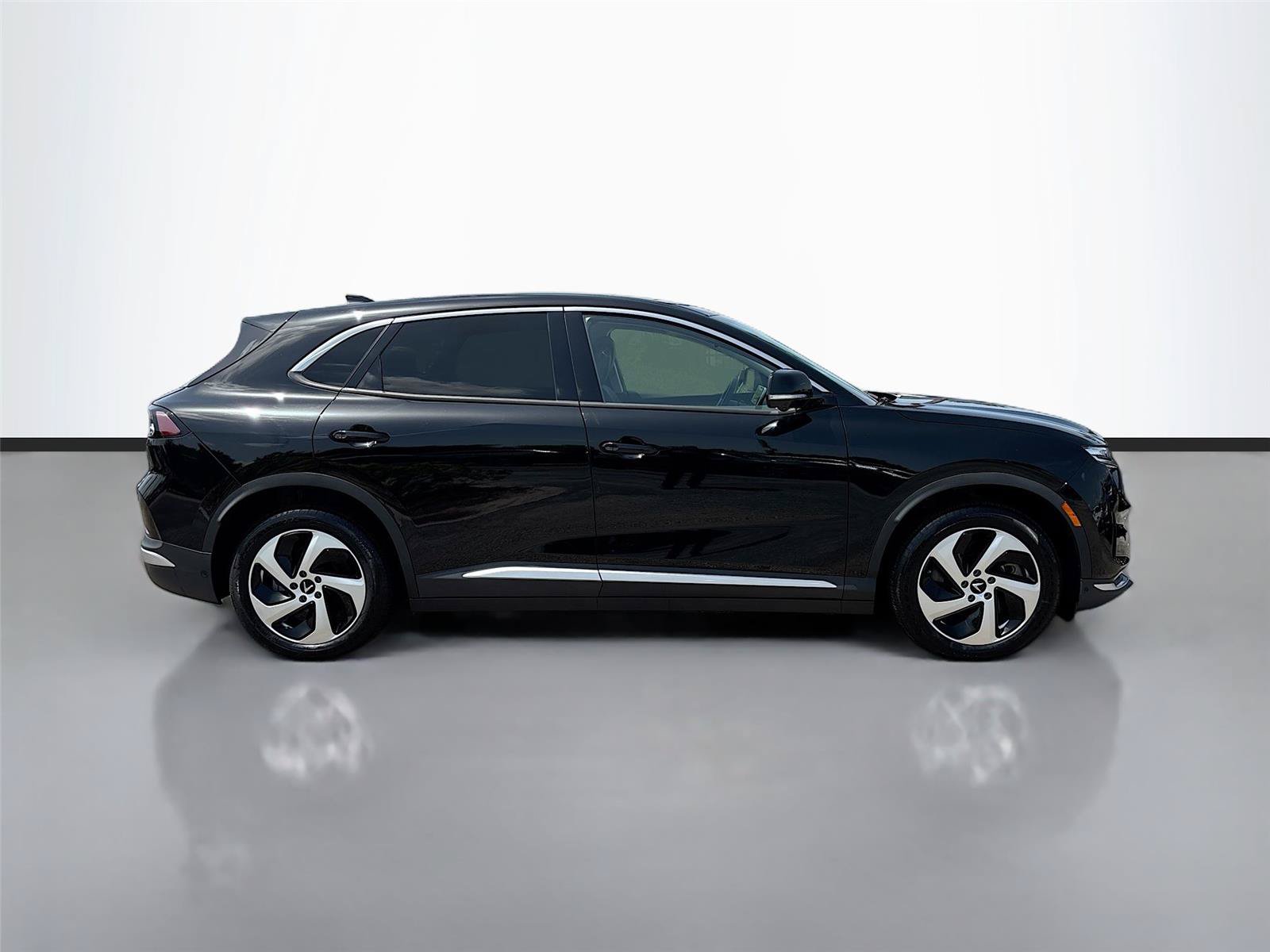 New 2025 VinFast VF 8 Eco AWD/4WD image 8