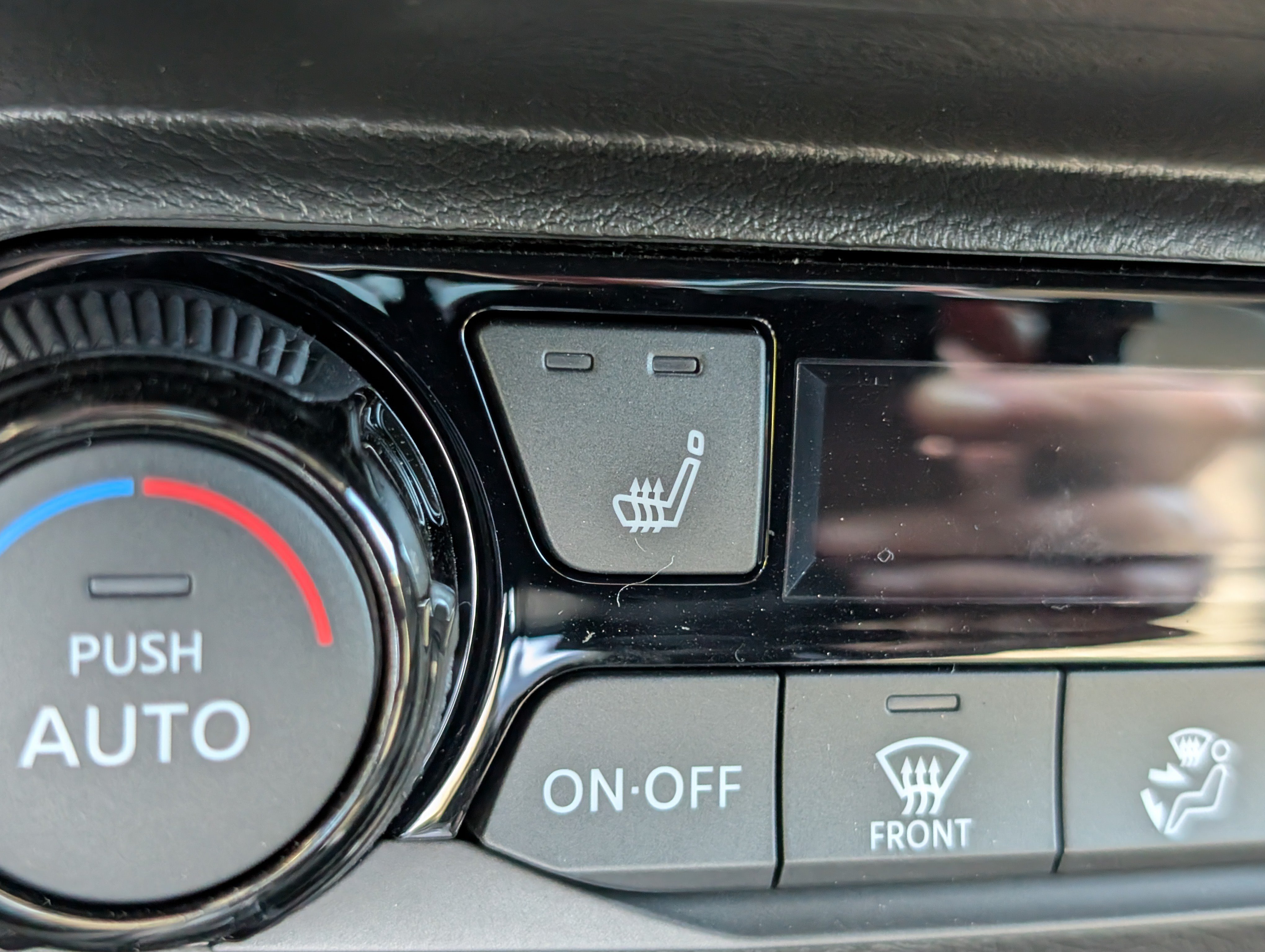 New 2027 Nissan Kicks SV w/ SV Premium Package AWD/4WD image 19
