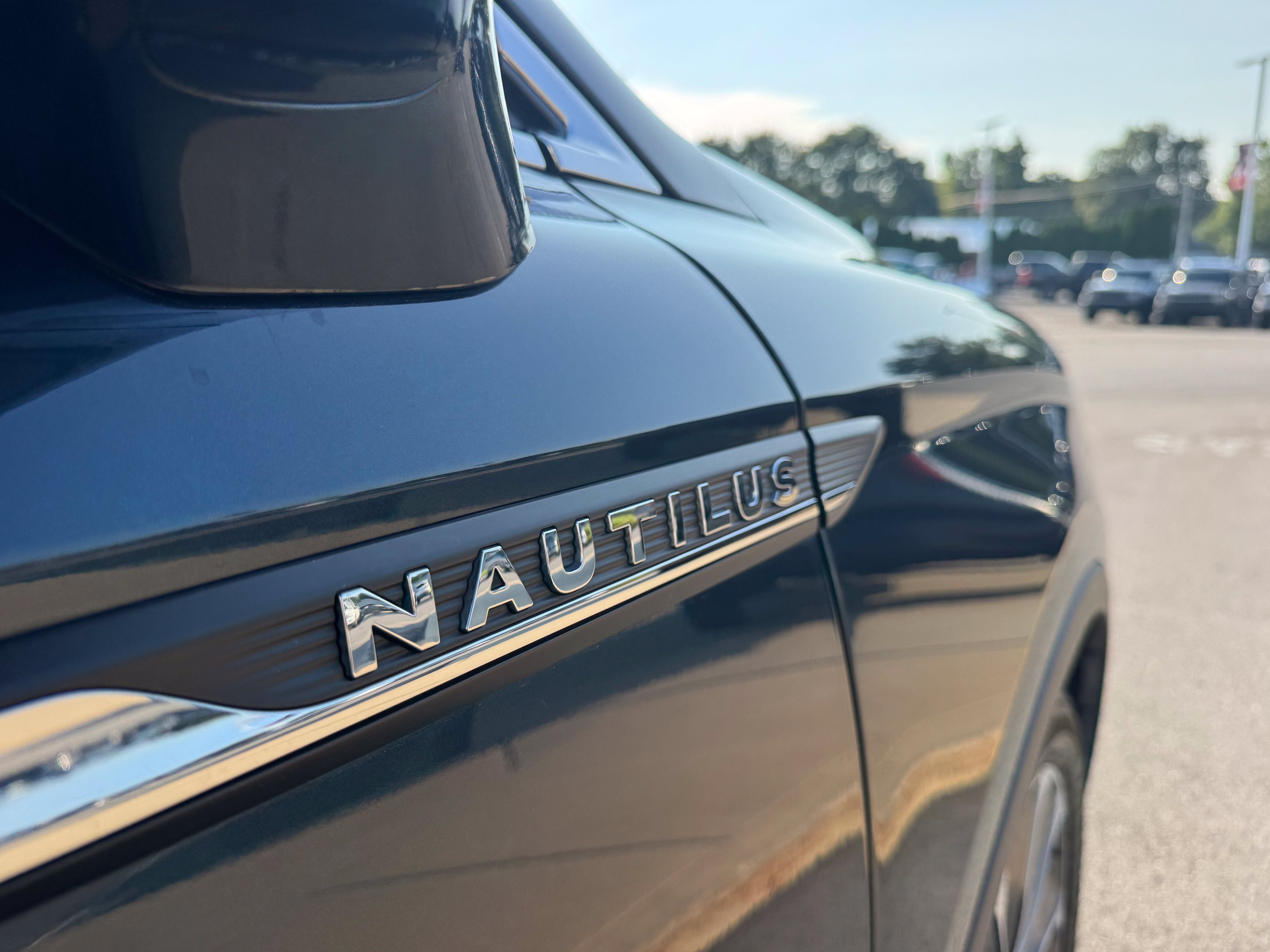 Used 2022 Lincoln Nautilus Reserve w/ Luxury Package AWD/4WD image 10