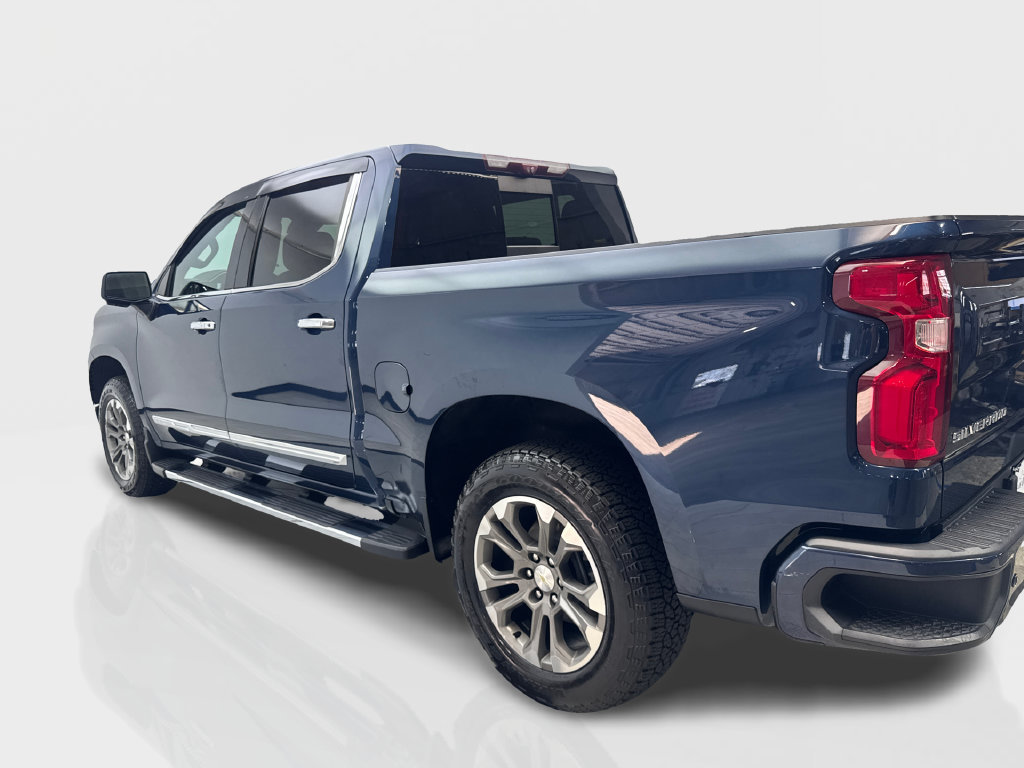 Used 2023 Chevrolet Silverado 1500 High Country w/ Technology Package AWD/4WD image 16