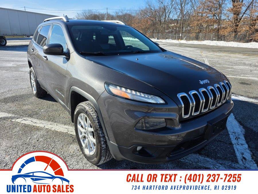 Used 2014 Jeep Cherokee Latitude w/ Cold Weather Group AWD/4WD image 7