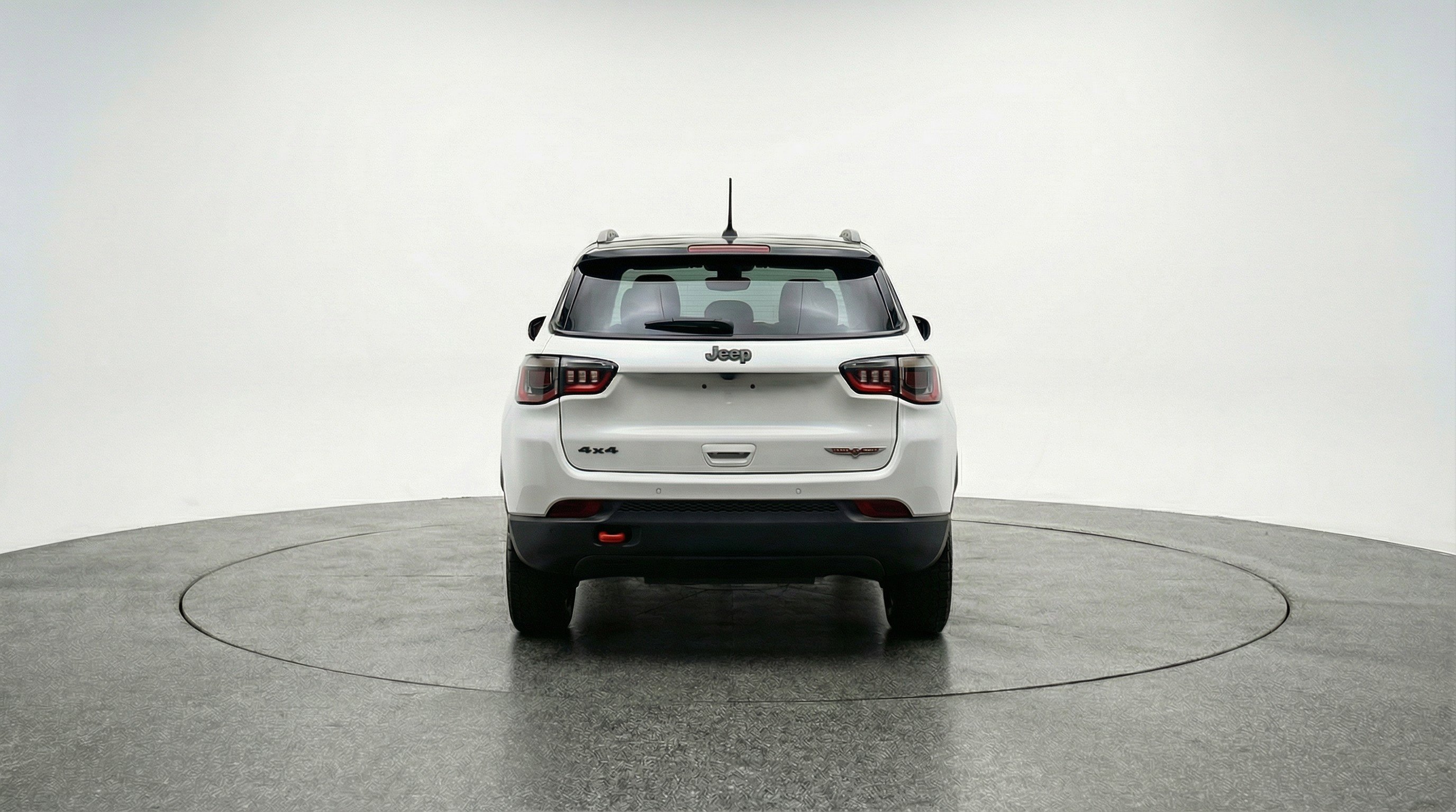 Used 2025 Jeep Compass Trailhawk AWD/4WD image 7