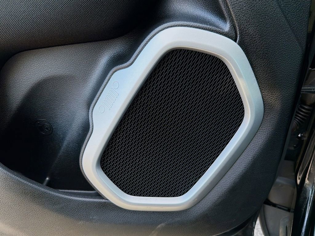 Used 2019 Jeep Renegade Latitude image 21