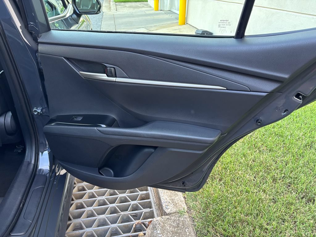 Used 2025 Toyota Camry SE FWD image 39