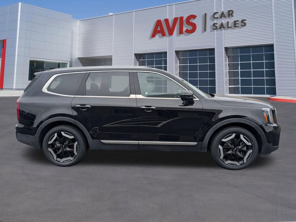 Used 2025 Kia Telluride S image 5