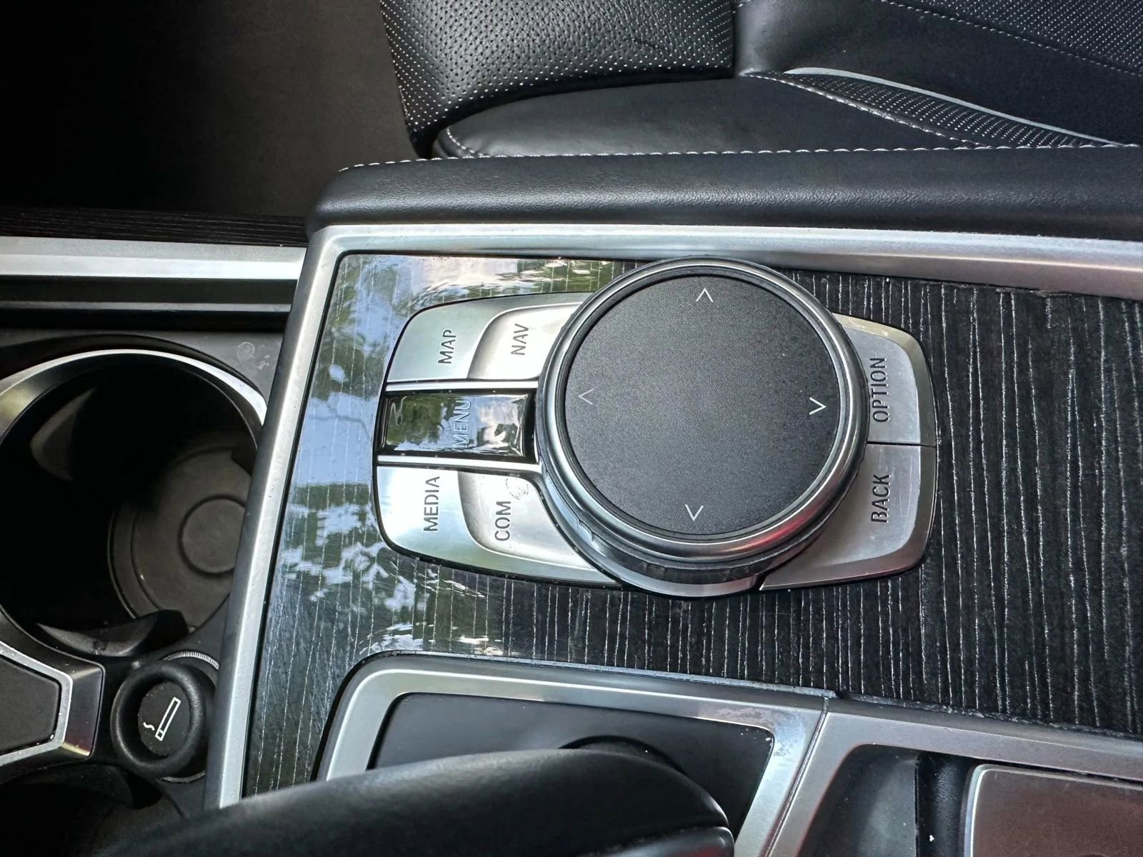 Used 2018 BMW 750i xDrive image 39