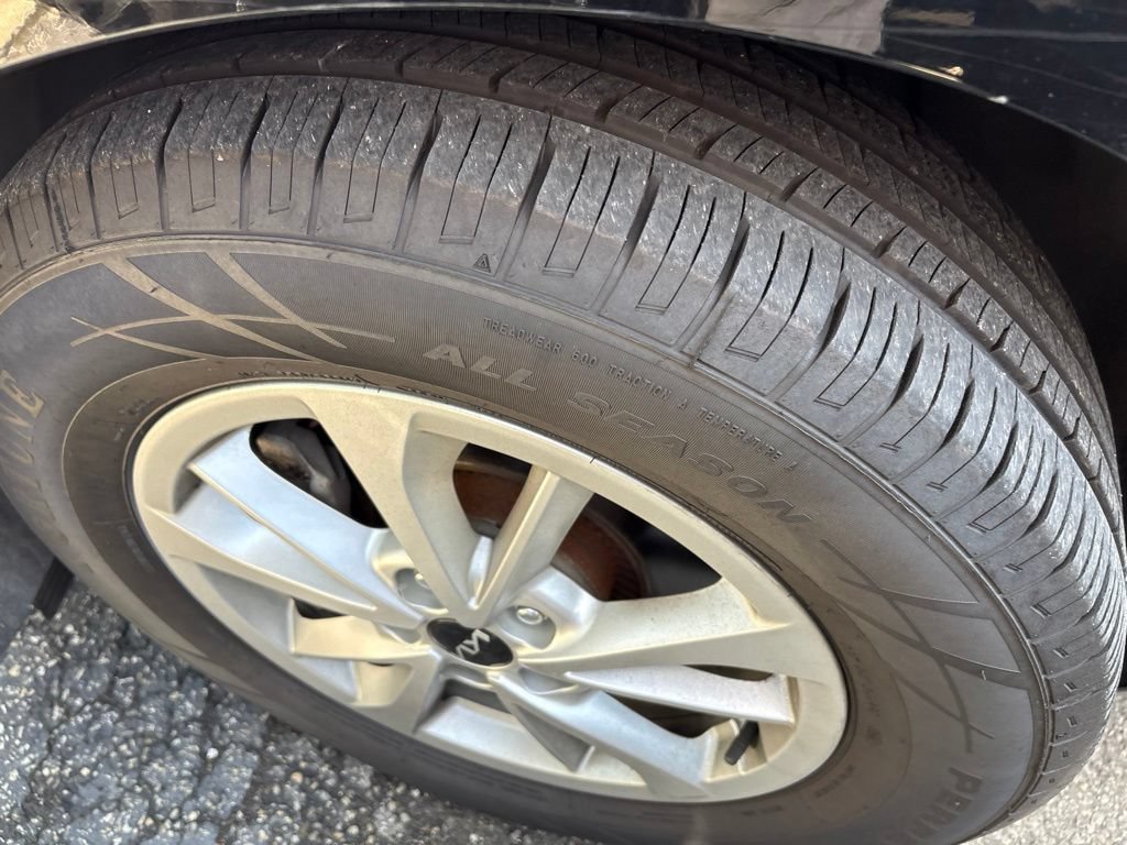Used 2024 Kia Carnival LX FWD image 7