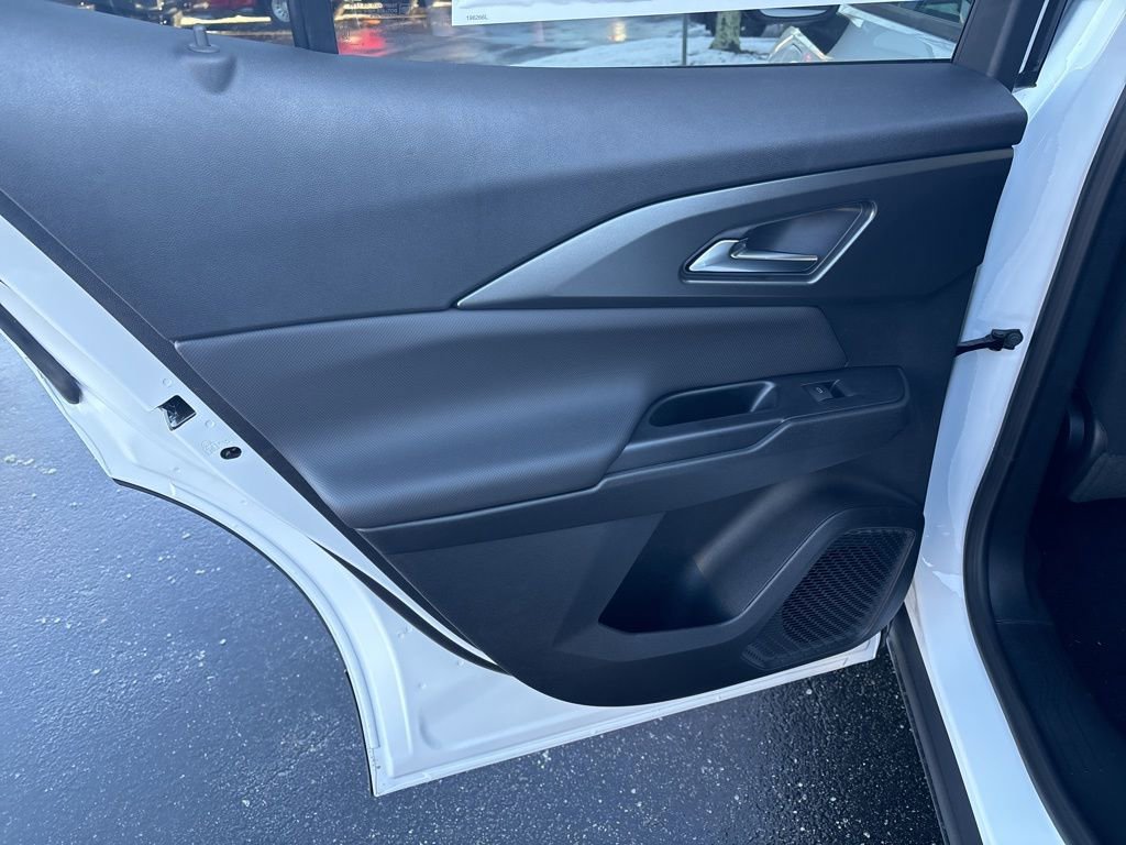 New 2026 Chevrolet Equinox EV LT image 27