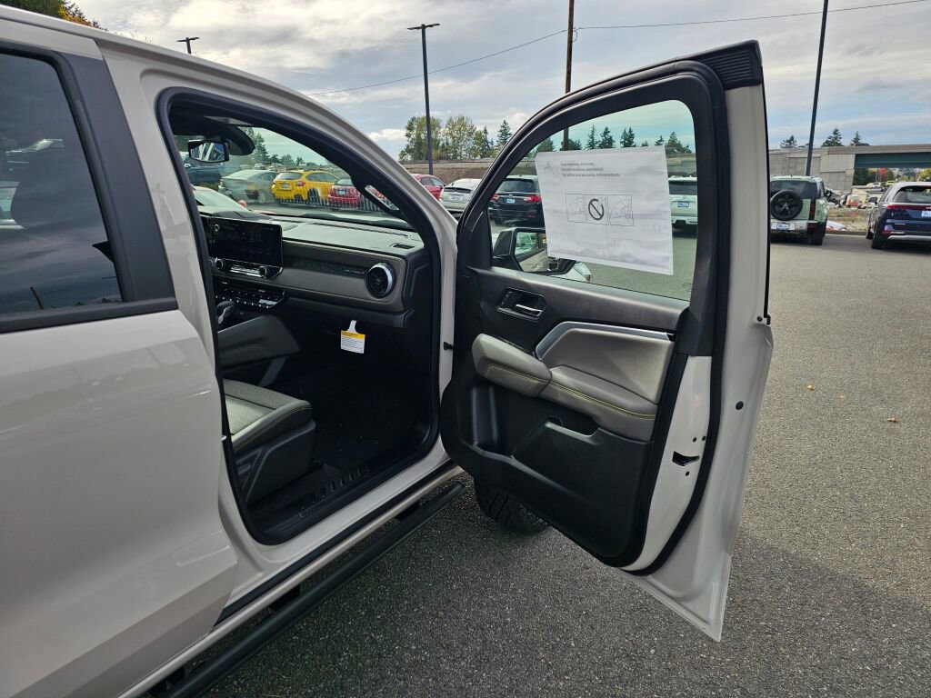 New 2026 Chevrolet Colorado ZR2 w/ Technology Package image 28
