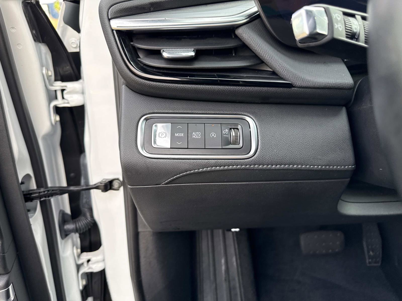 Used 2025 Buick Enclave Preferred image 32