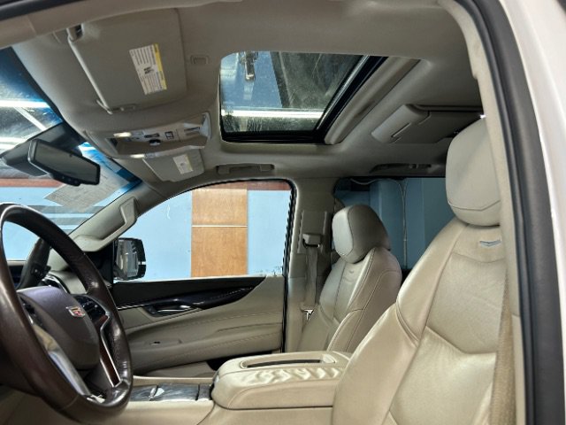 Used 2016 Cadillac Escalade ESV Premium AWD/4WD image 8