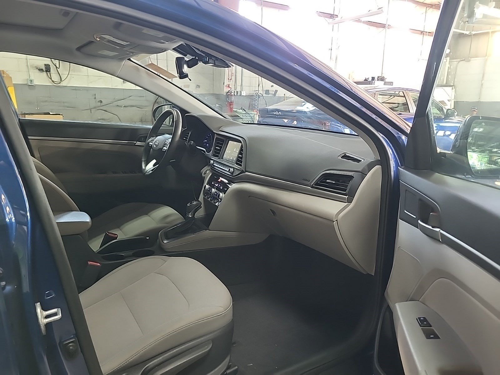 Used 2020 Hyundai Elantra Value Edition FWD image 13