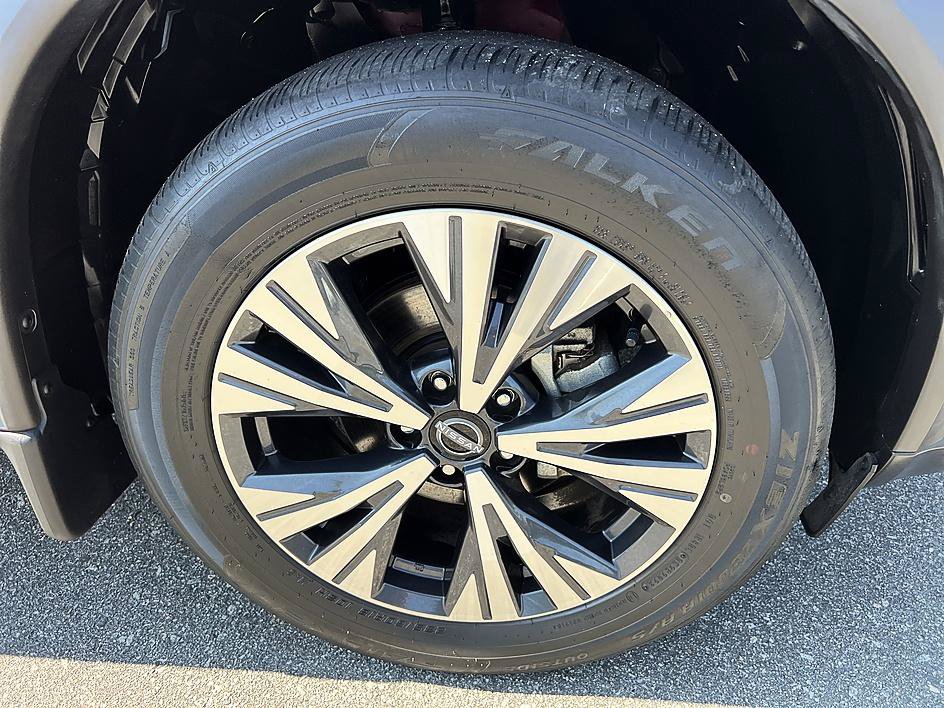 Certified 2023 Nissan Rogue SV w/ SV Premium B Package FWD image 12