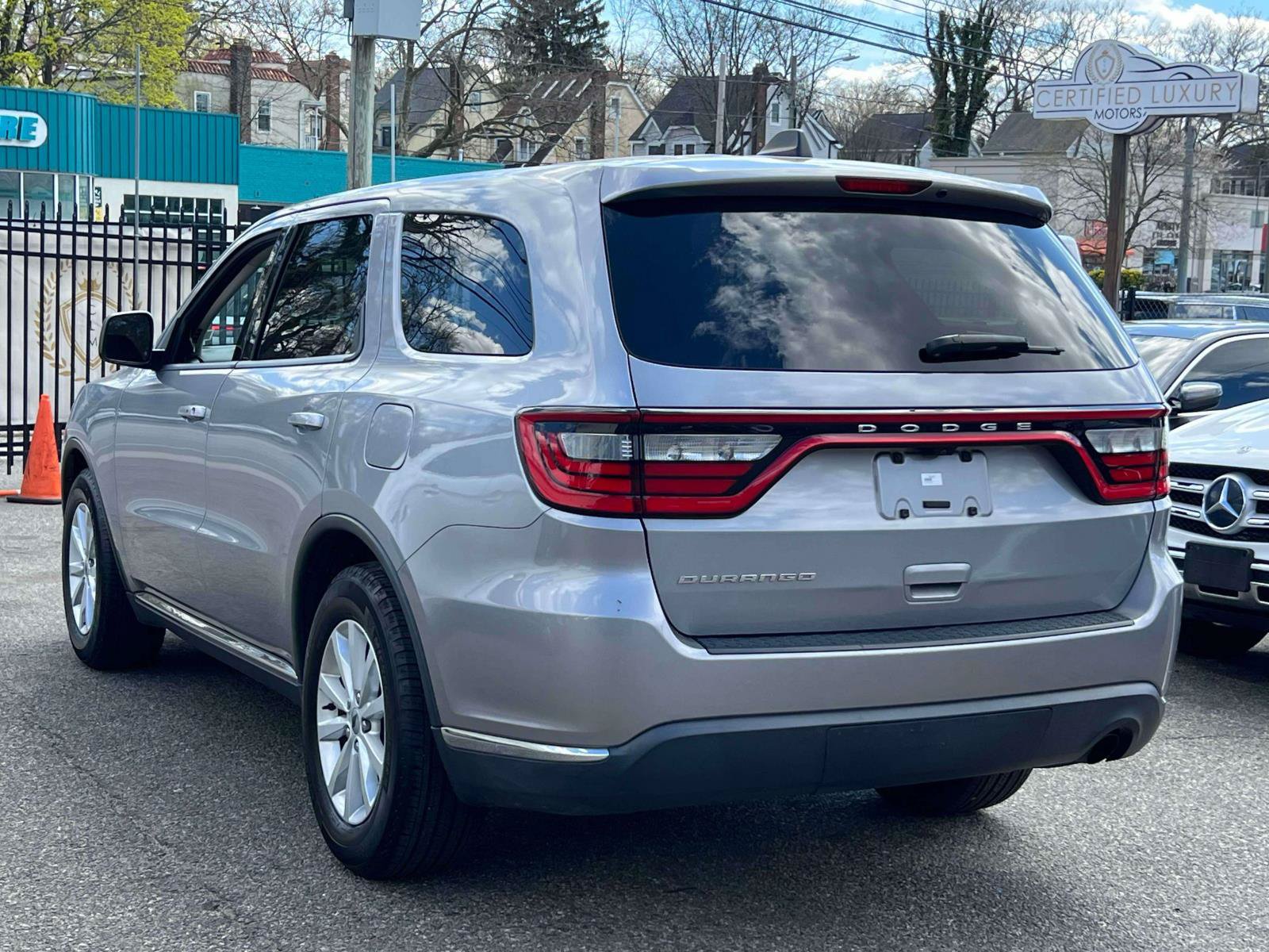 Used 2020 Dodge Durango SXT w/ 3rd Row Seating Group RWD image 4