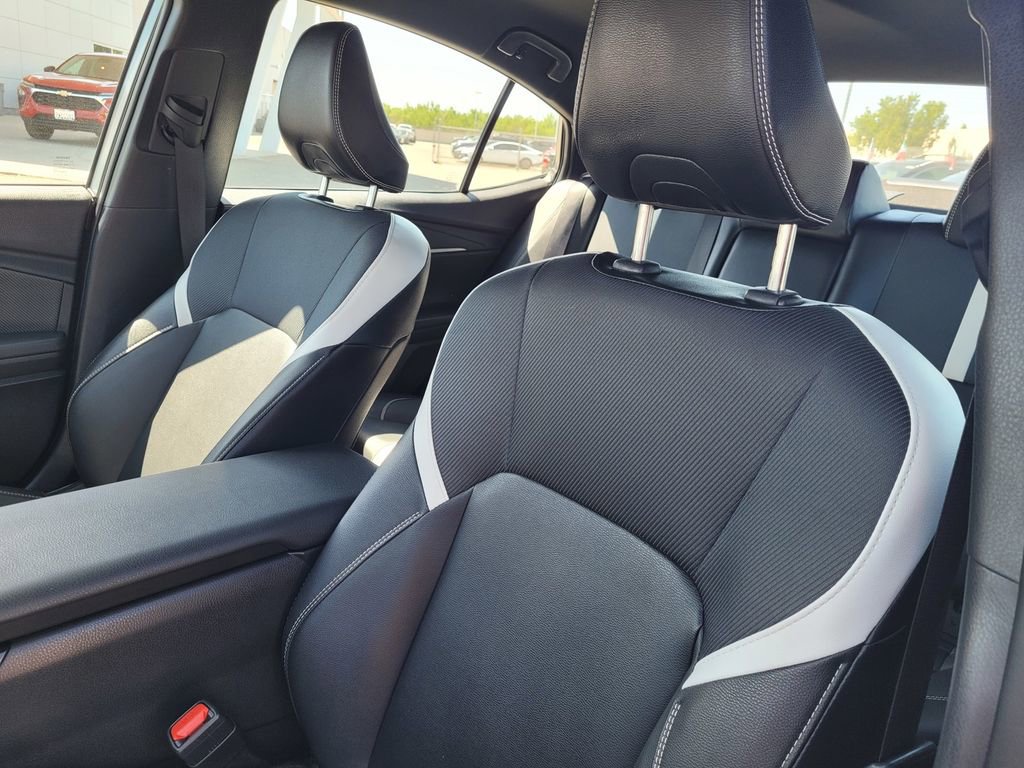 Used 2025 Toyota Camry SE w/ Convenience Package image 11