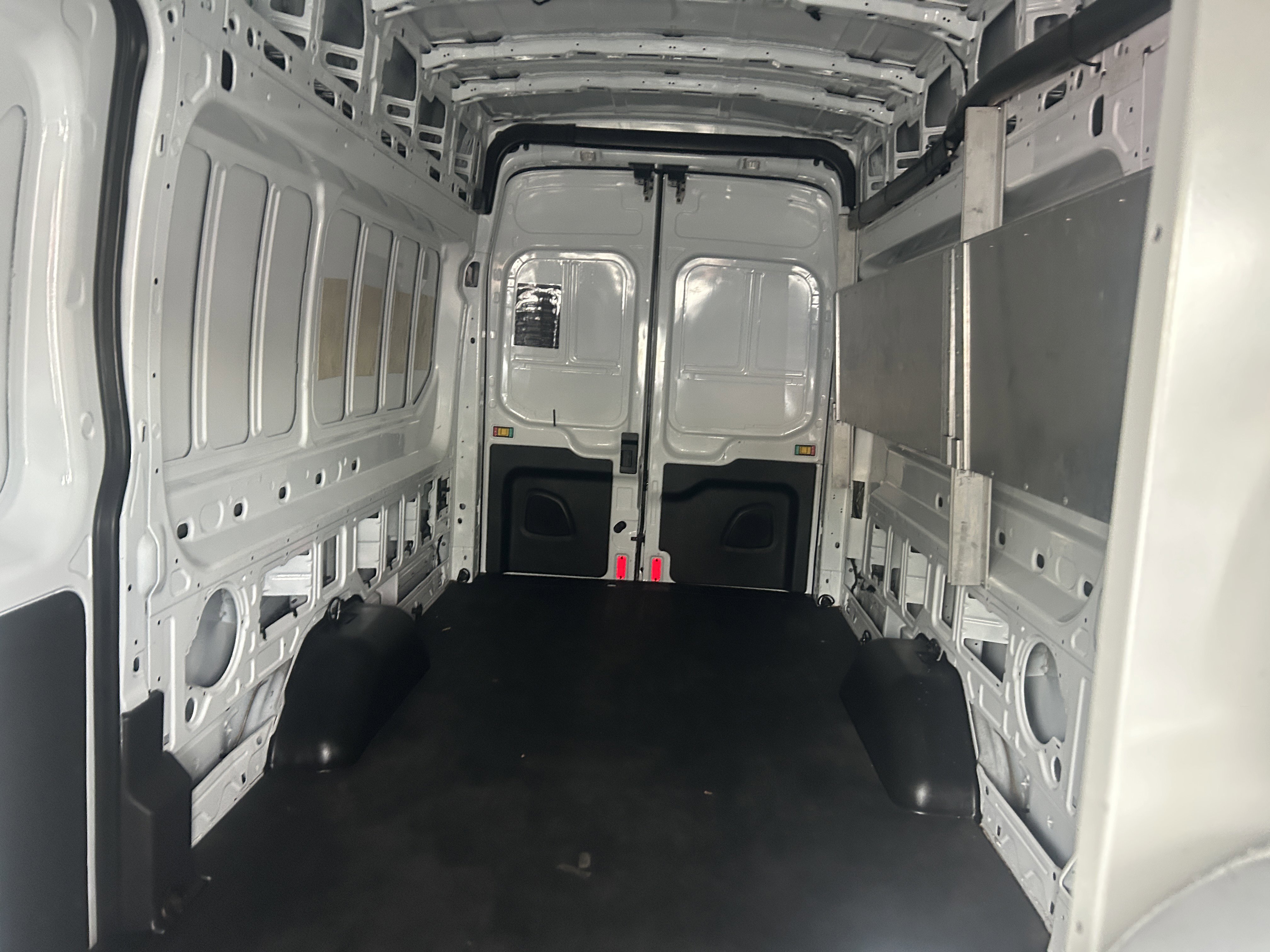 Used 2019 Ford Transit 350 148 High Roof Extended image 17