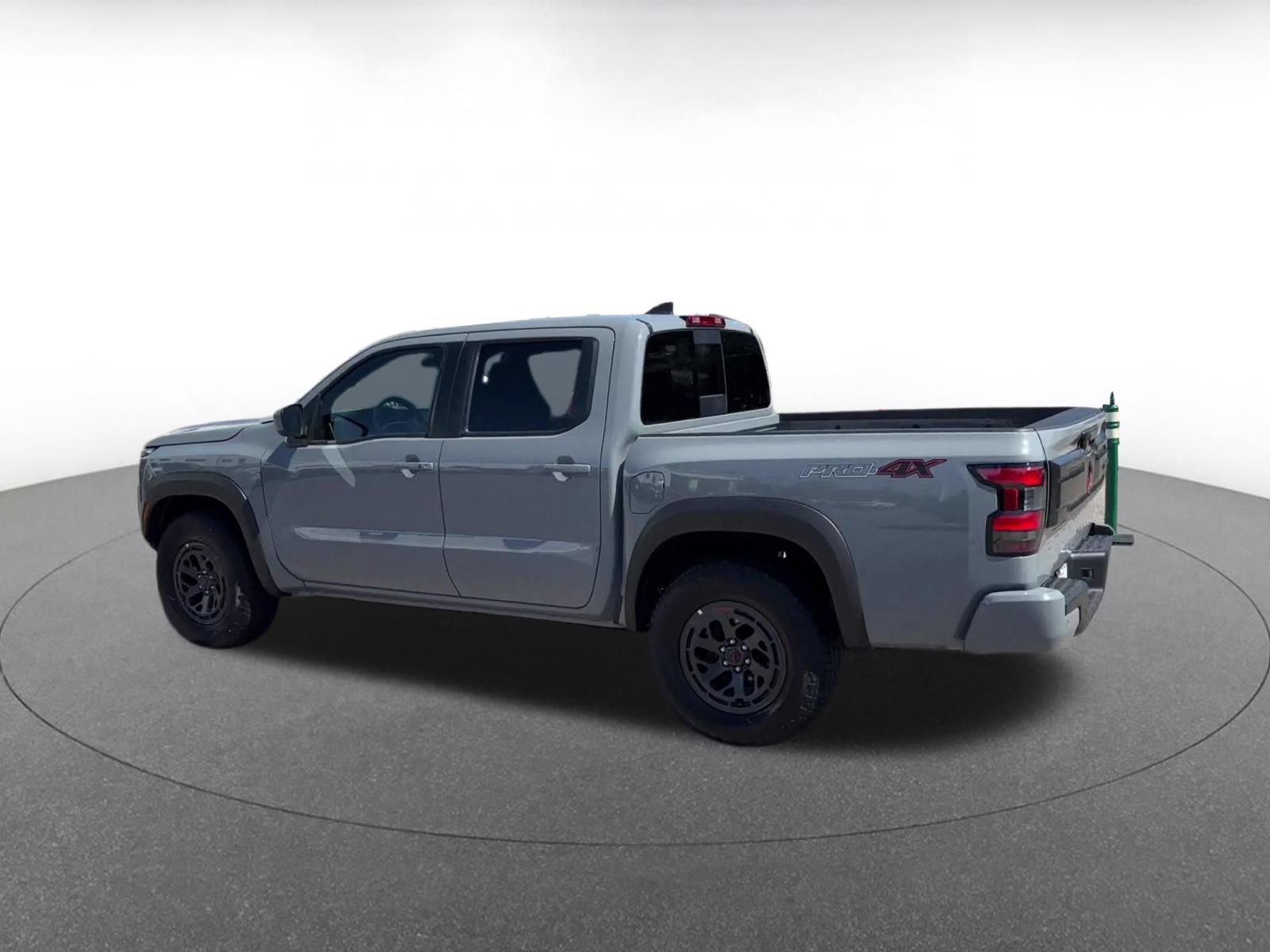 Used 2026 Nissan Frontier PRO-4X AWD/4WD image 9