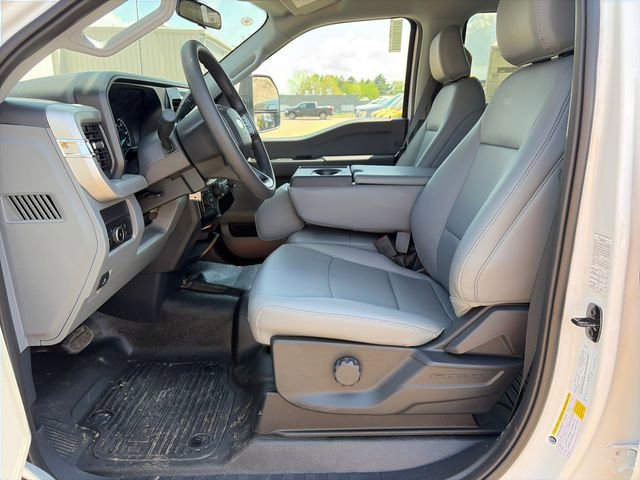 New 2026 Ford F550 4x4 Crew Cab image 14