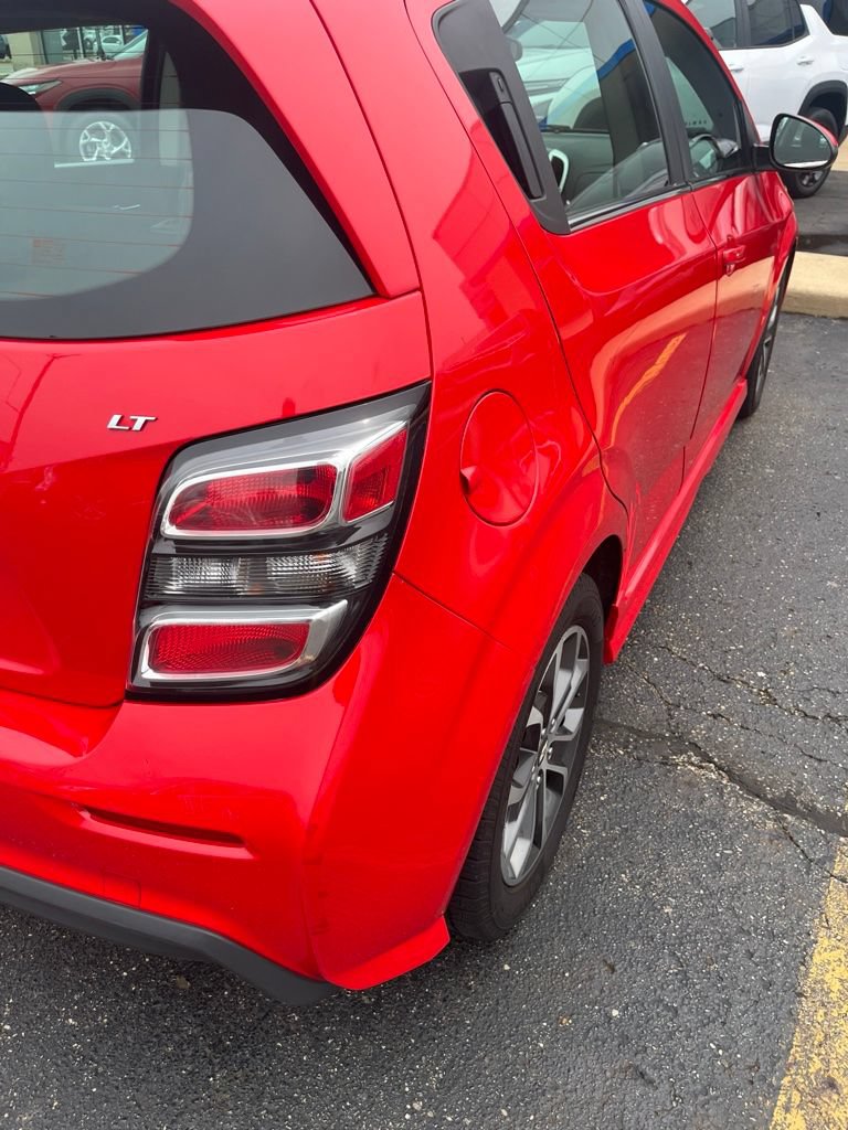 Used 2017 Chevrolet Sonic LT w/ Fun and Sun Package FWD image 5