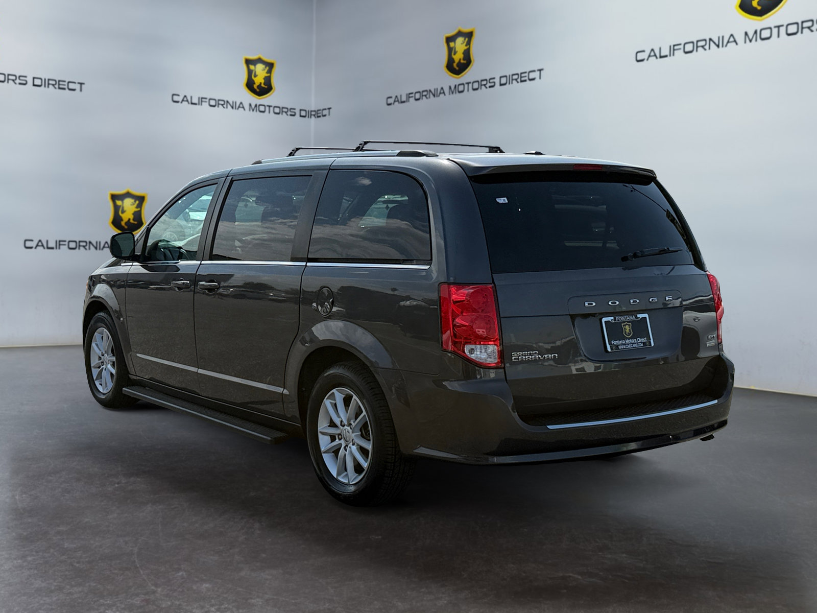 Used 2019 Dodge Grand Caravan SXT FWD image 3
