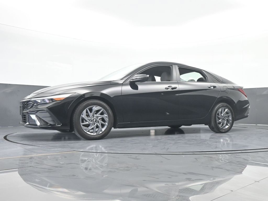 Used 2024 Hyundai Elantra SEL image 57
