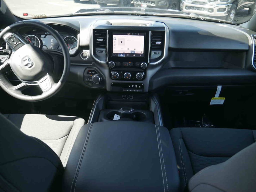 New 2026 RAM 1500 Express AWD/4WD image 4