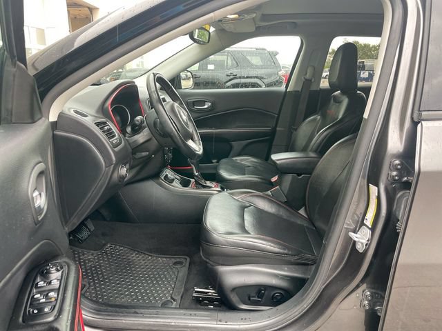 Used 2018 Jeep Compass Trailhawk w/ Leather Interior Group AWD/4WD image 17