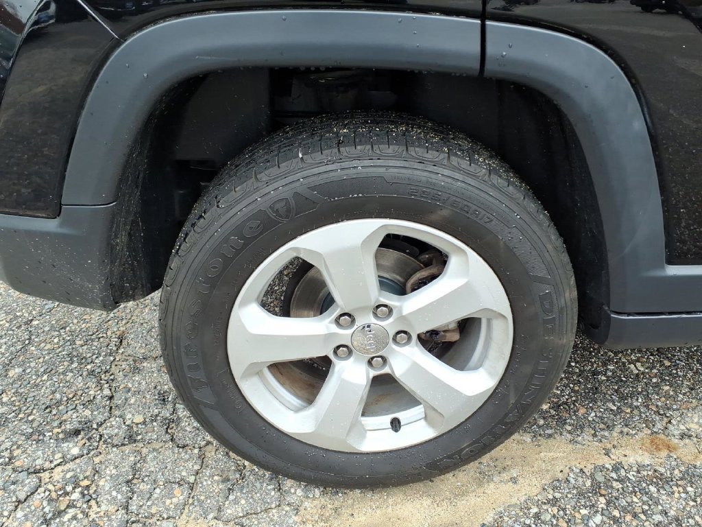 Used 2019 Jeep Compass Latitude w/ Popular Equipment Group AWD/4WD image 12