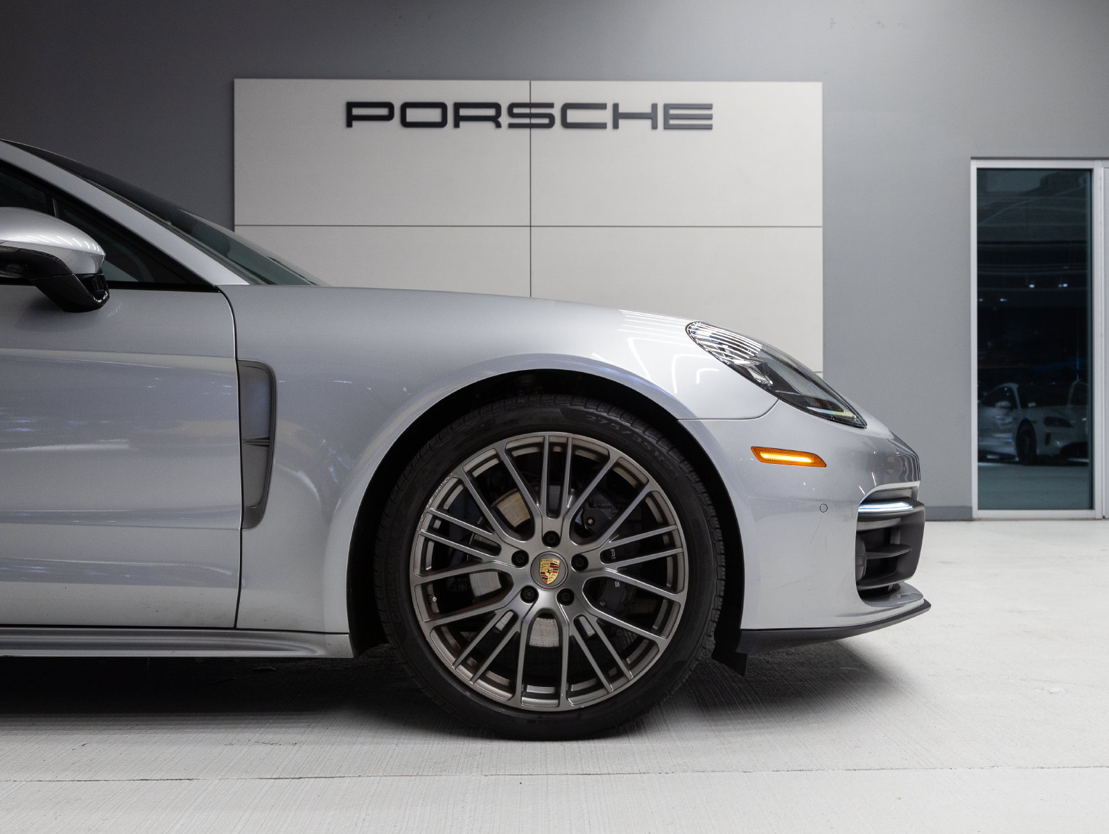 Certified 2023 Porsche Panamera 4 Platinum Edition AWD/4WD image 11