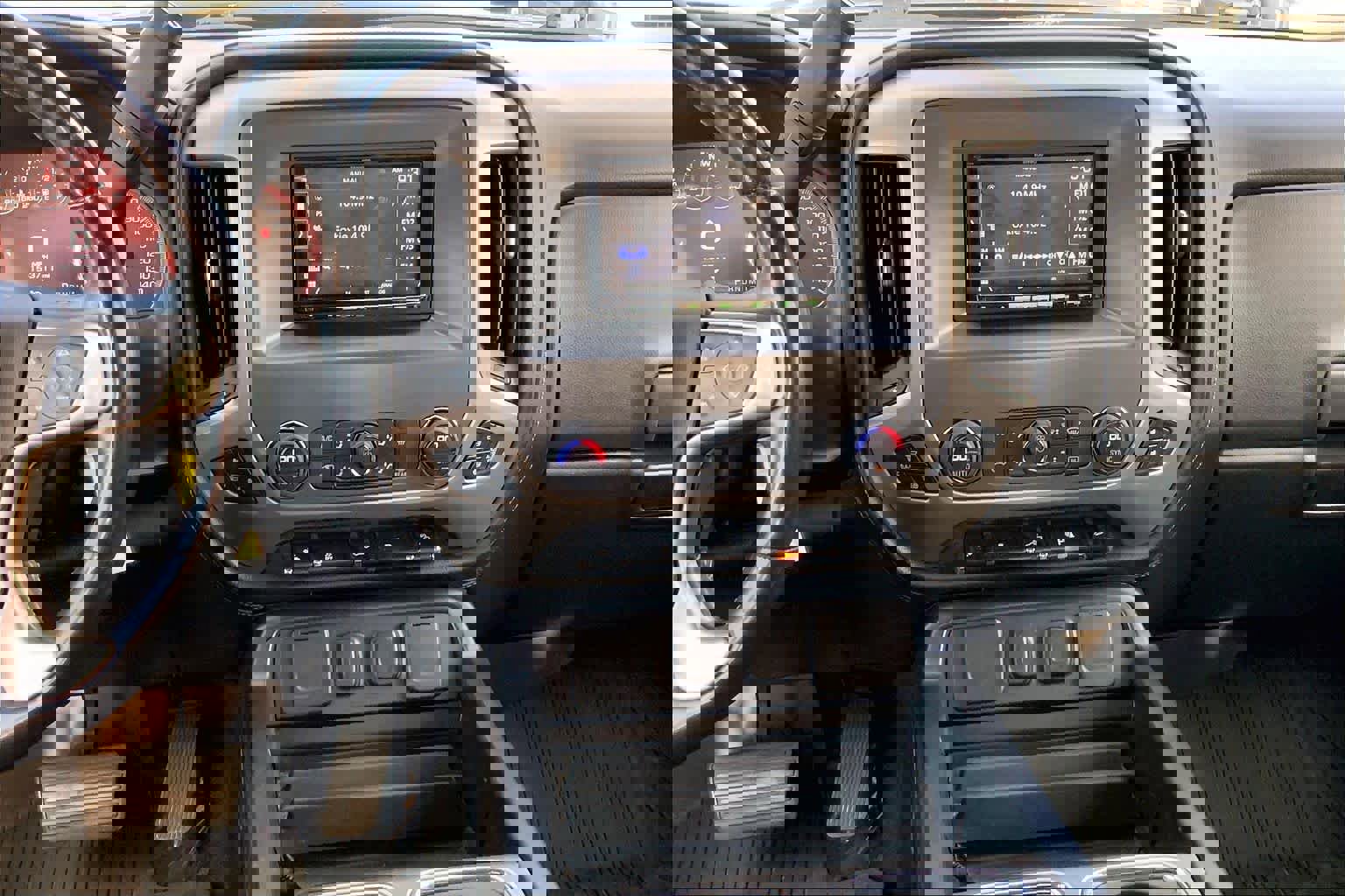 Used 2015 GMC Sierra 2500 Denali w/ Suspension Package, Off-Road image 7