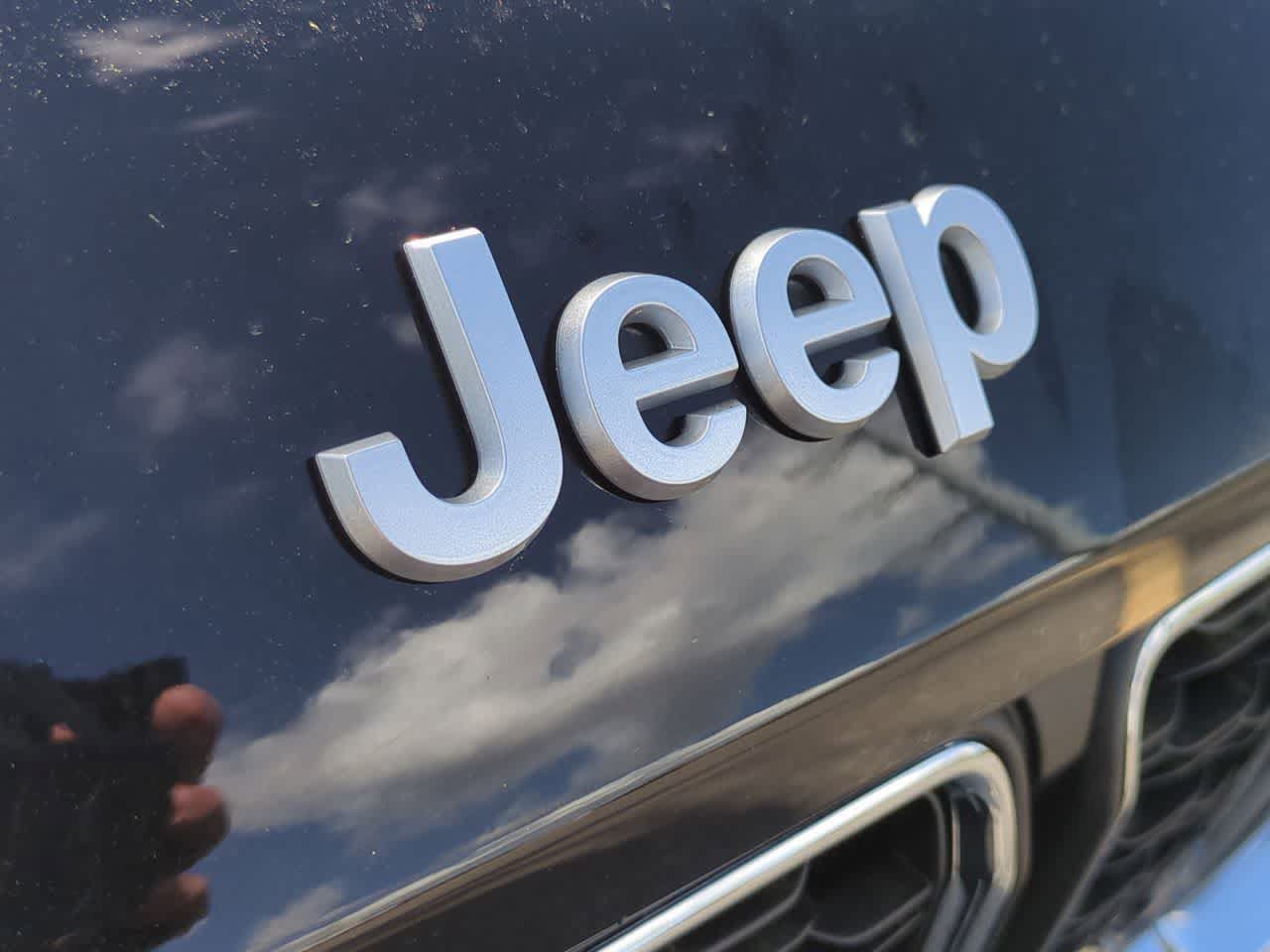 New 2026 Jeep Grand Cherokee Laredo X AWD/4WD image 12
