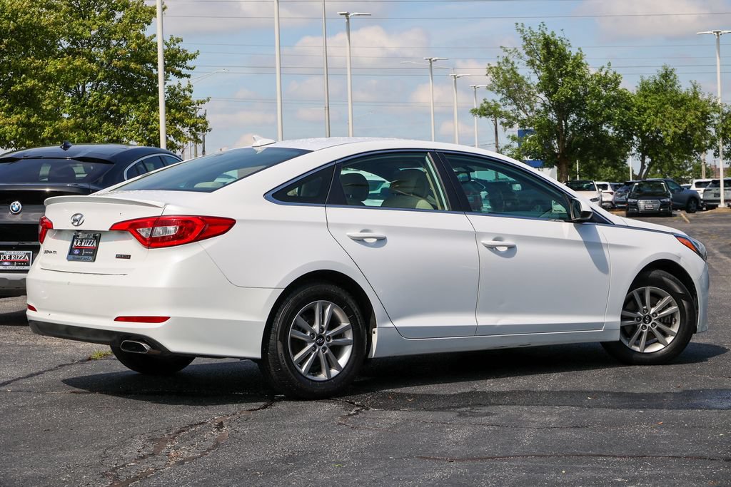Used 2015 Hyundai Sonata SE w/ Option Group 09 FWD image 19