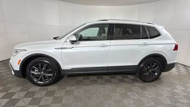 Used 2023 Volkswagen Tiguan SE FWD image 6