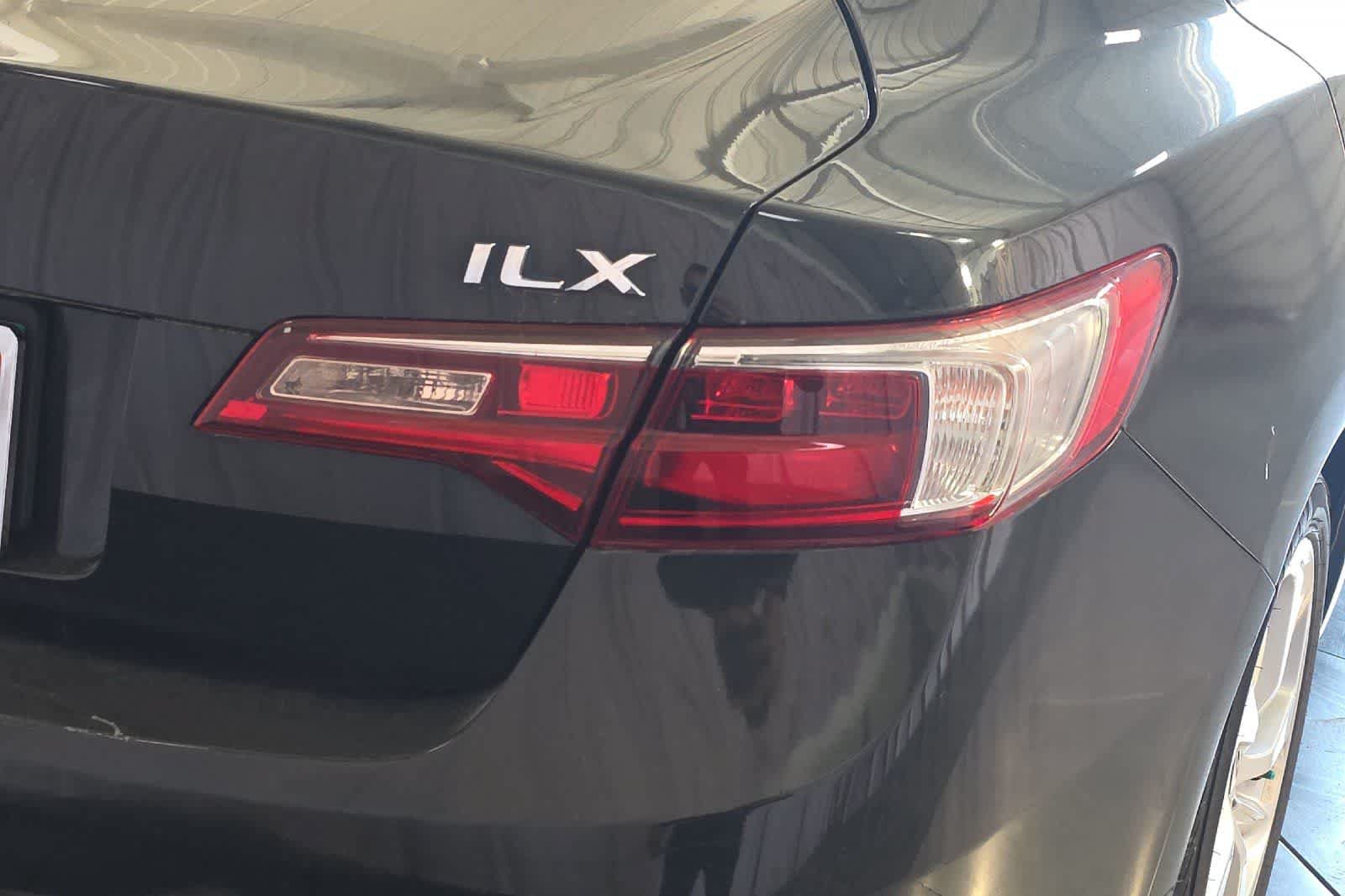 Used 2017 Acura ILX FWD image 13