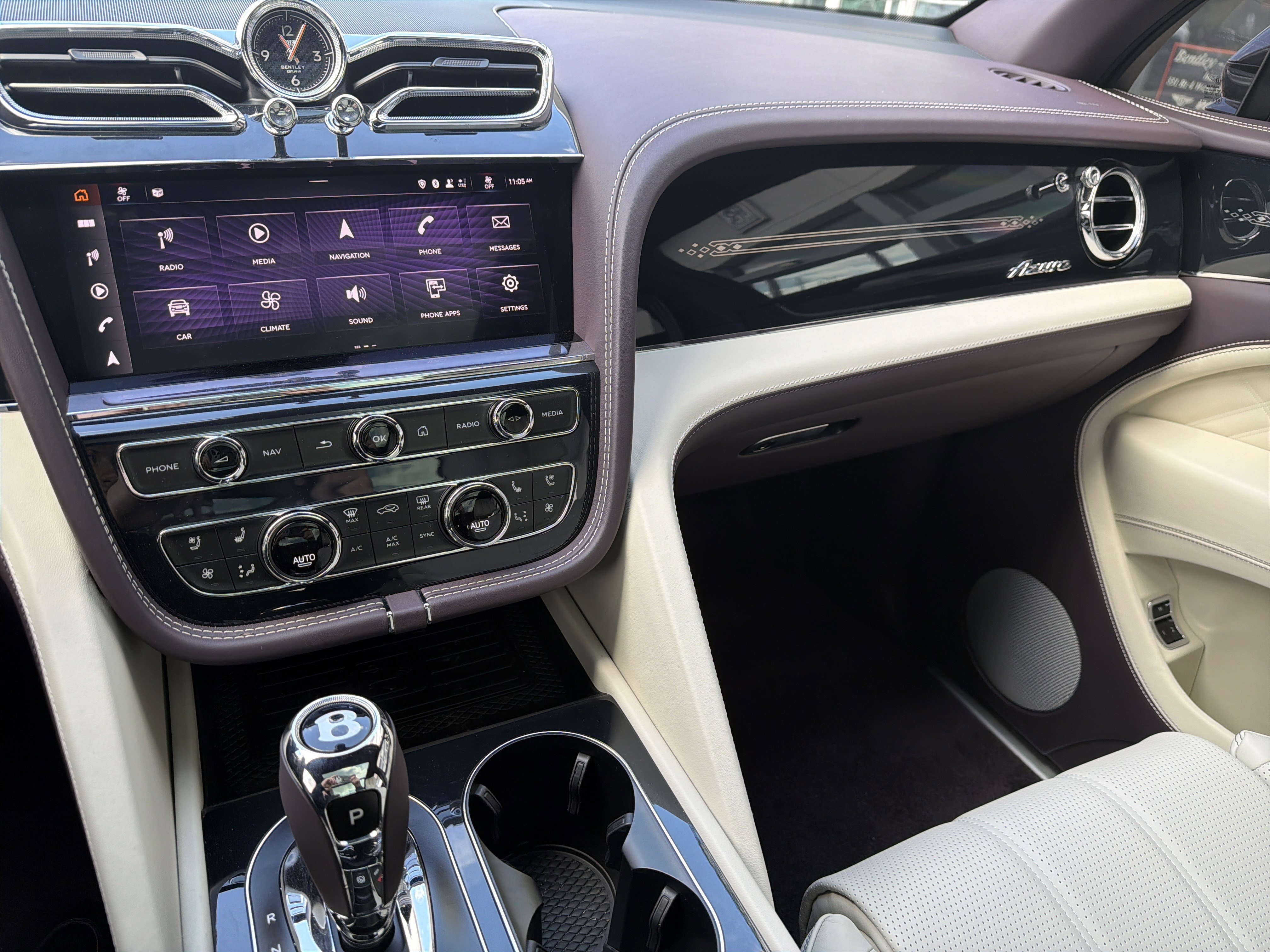 Used 2024 Bentley Bentayga Extended Wheelbase AWD/4WD image 22