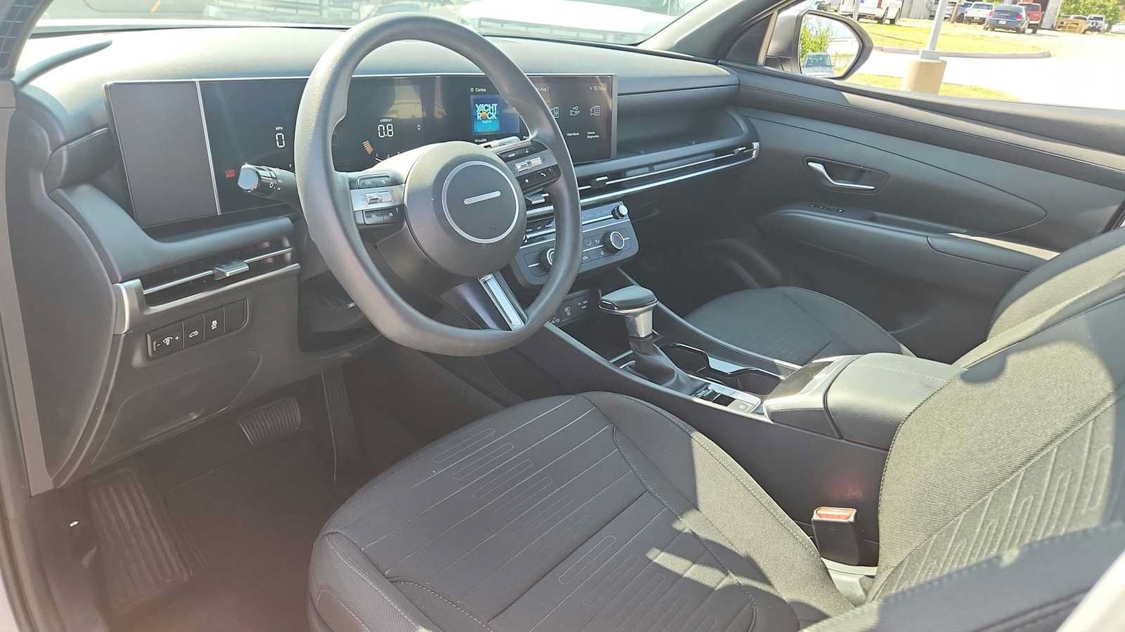 Used 2025 Hyundai Santa Cruz SE FWD image 27