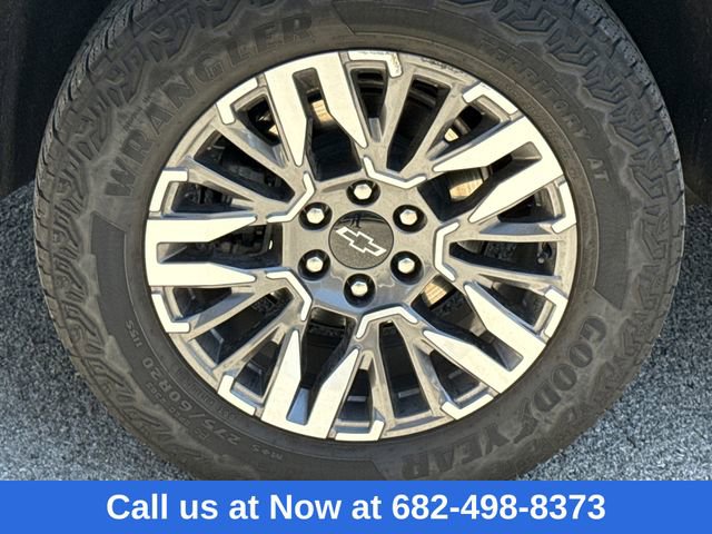 Used 2025 Chevrolet Suburban Z71 image 10