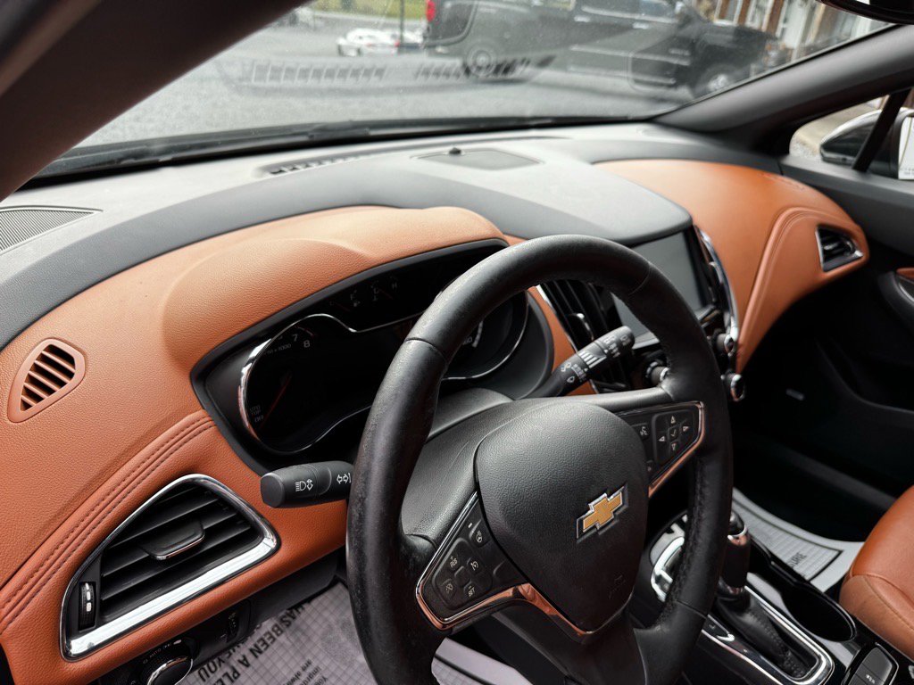 Used 2017 Chevrolet Cruze Premier image 20