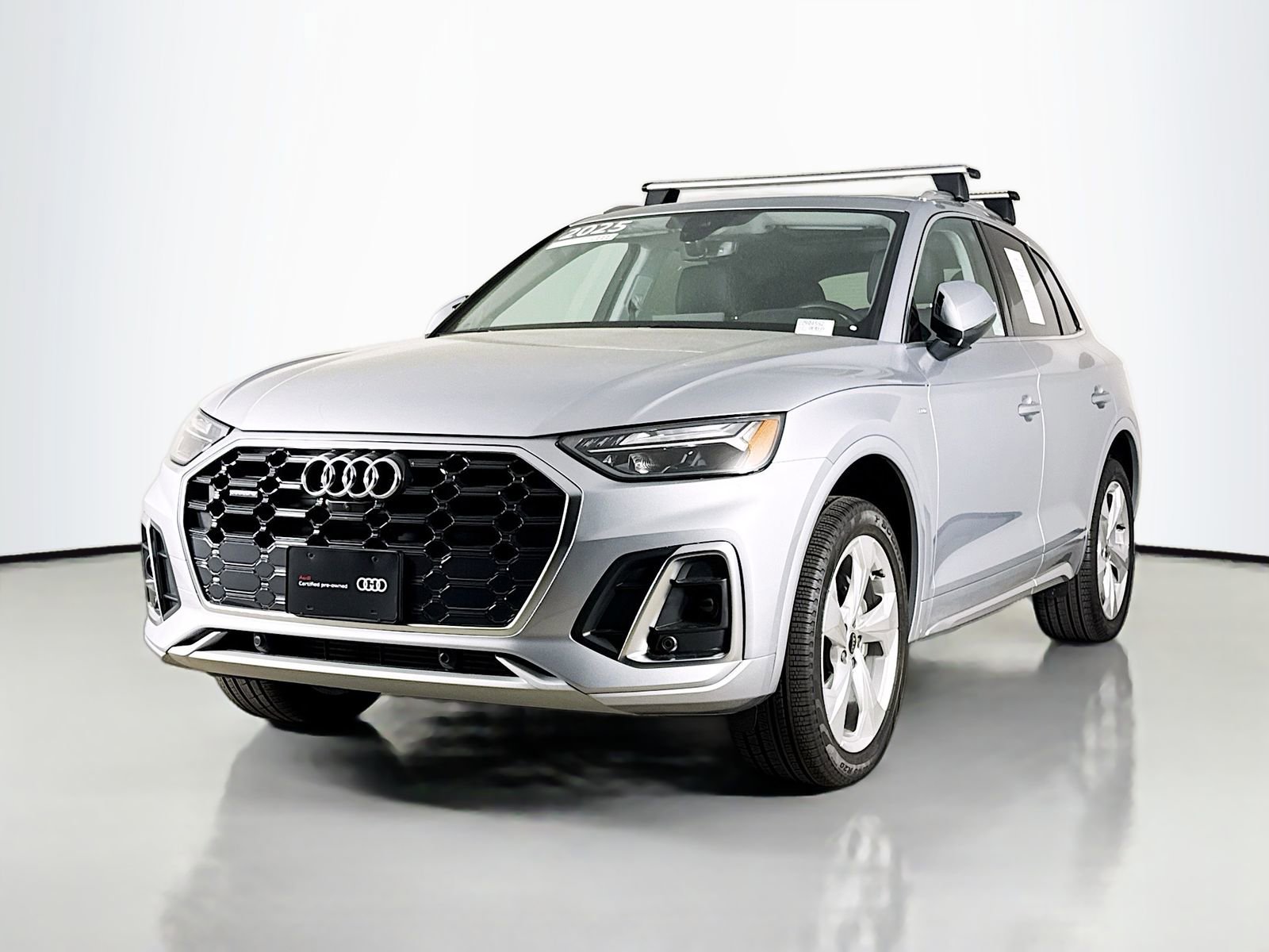 Certified 2025 Audi Q5 2.0T Premium Plus w/ Premium Plus Package AWD/4WD image 3