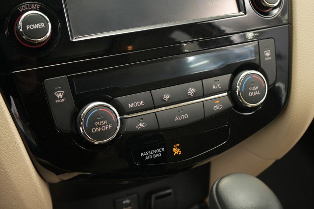 Used 2016 Nissan Rogue SL w/ SL Premium Package image 46