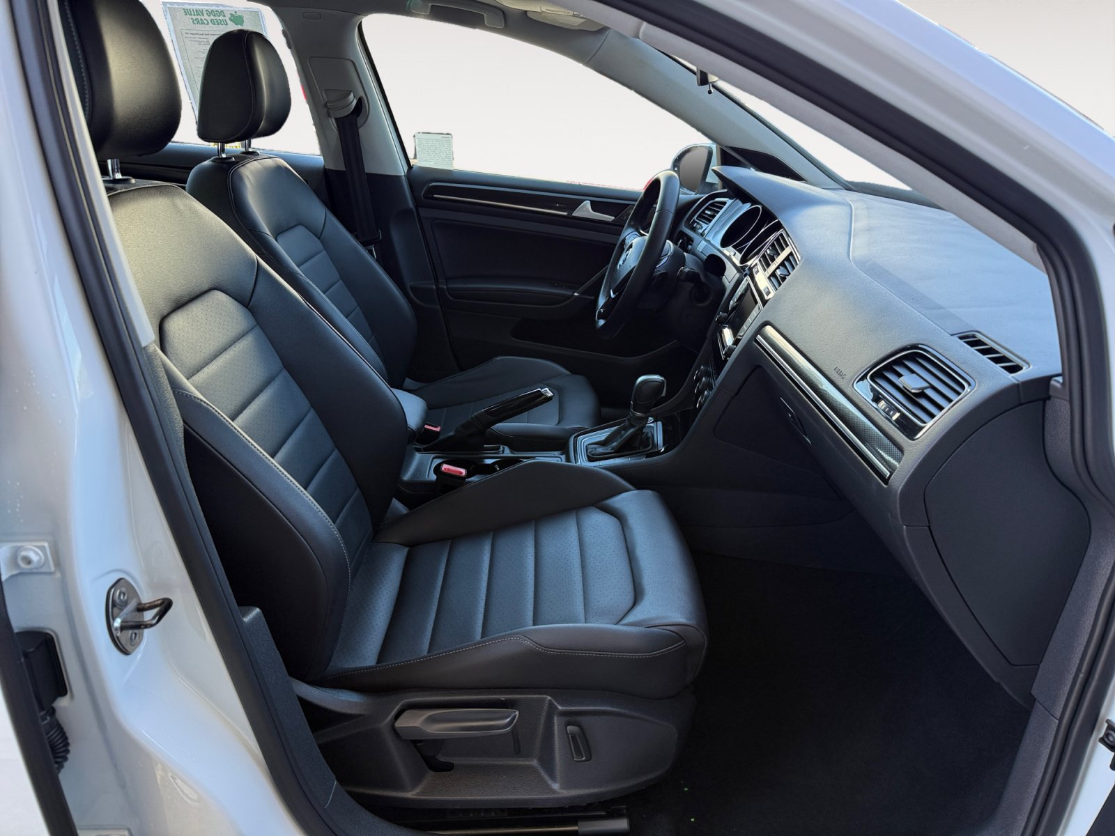 Used 2015 Volkswagen Golf TDI SEL w/ Lighting Package (SEL) FWD image 19