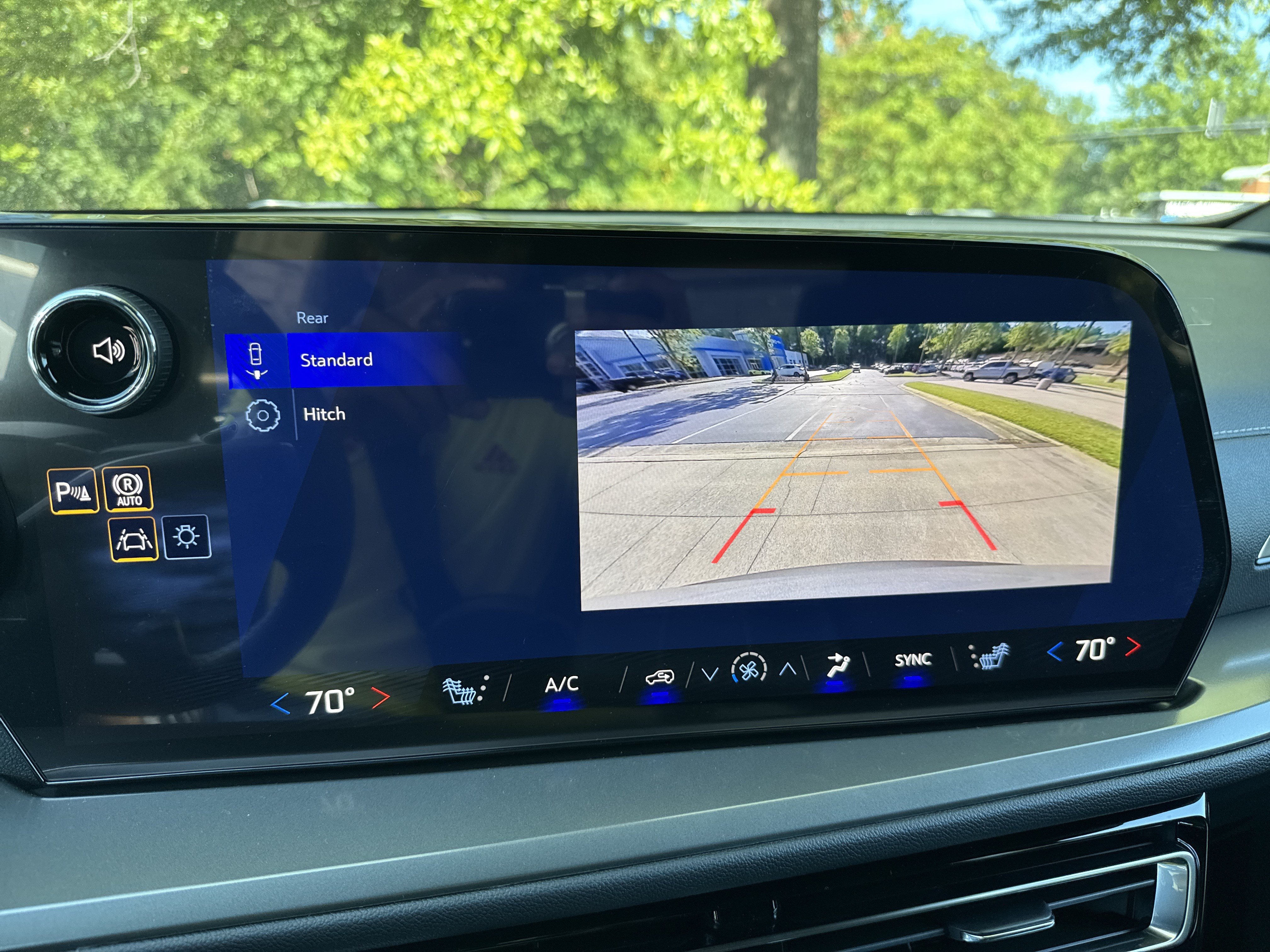 New 2027 Chevrolet Traverse LT FWD image 29