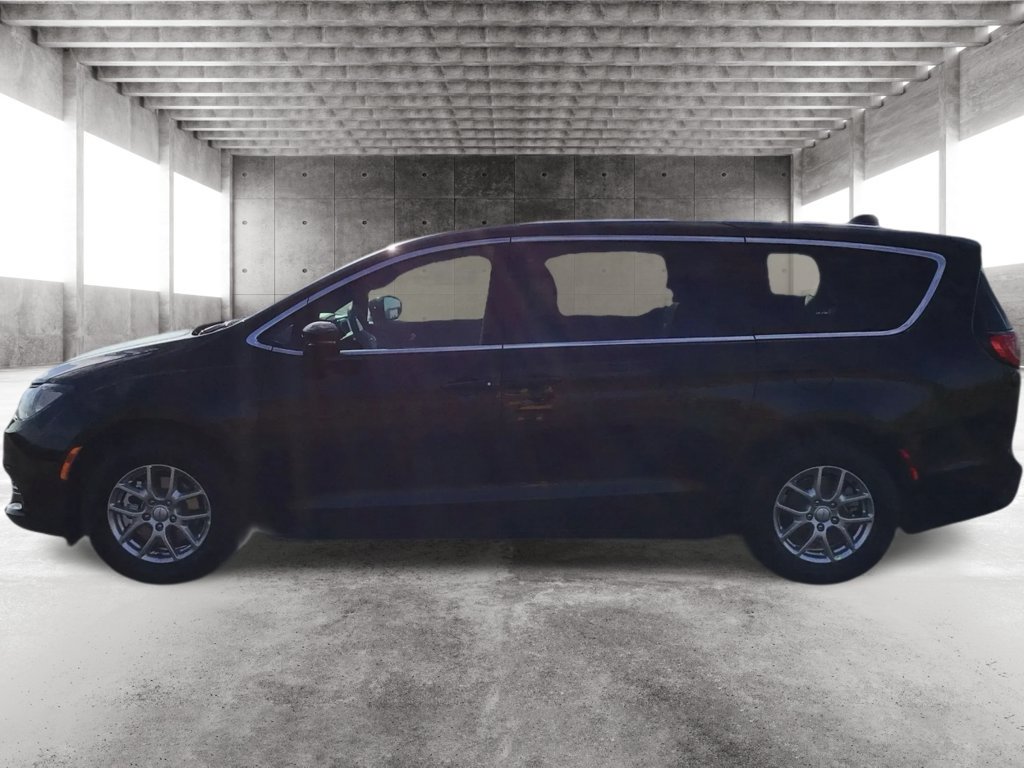 New 2027 Chrysler Pacifica LX FWD image 8