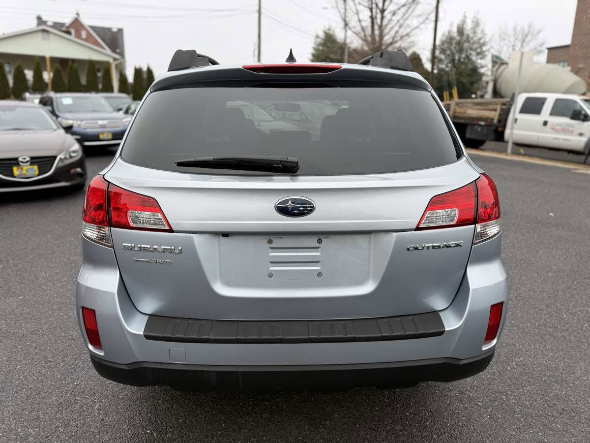 Used 2014 Subaru Outback 2.5i Limited w/ Moonroof Package image 6
