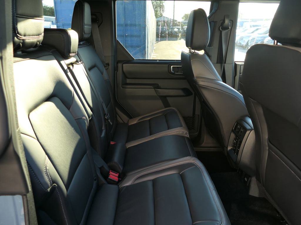 Used 2025 Ford Bronco Outer Banks image 25