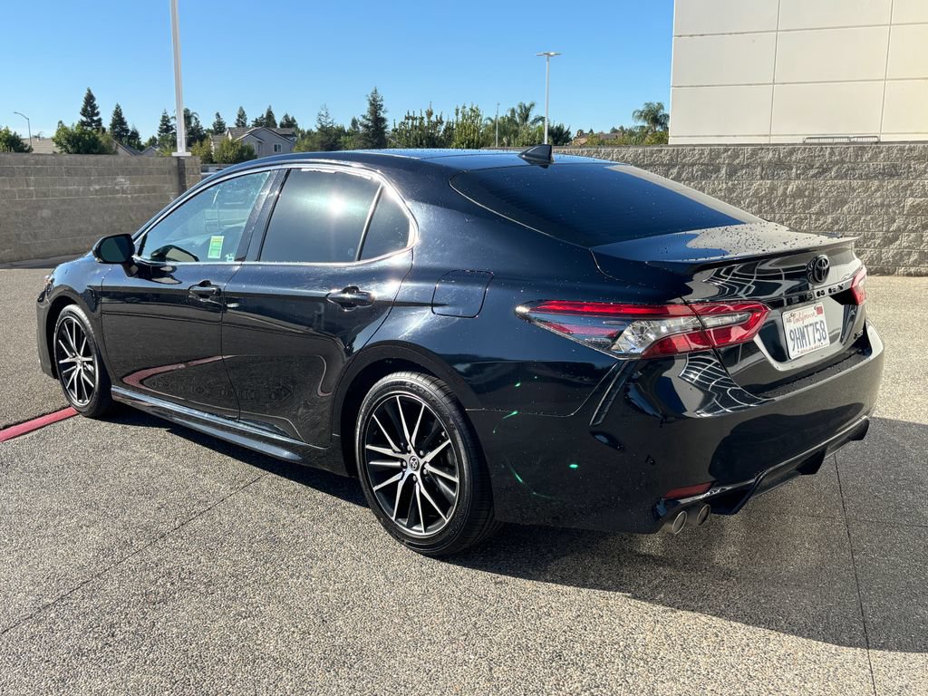 Used 2023 Toyota Camry XSE FWD image 7