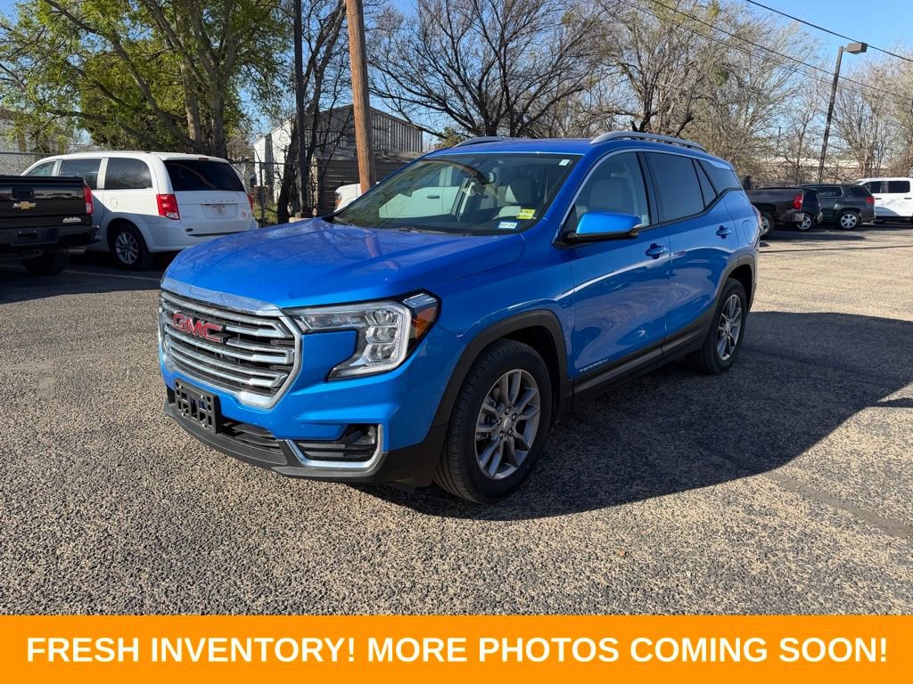 Used 2024 GMC Terrain SLT image 3