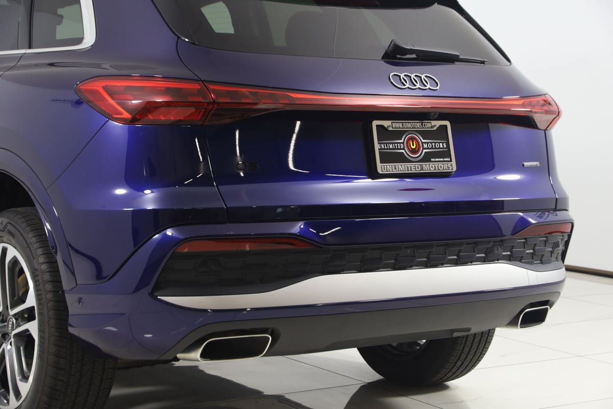 Used 2025 Audi Q5 Premium w/ Convenience Package AWD/4WD image 22
