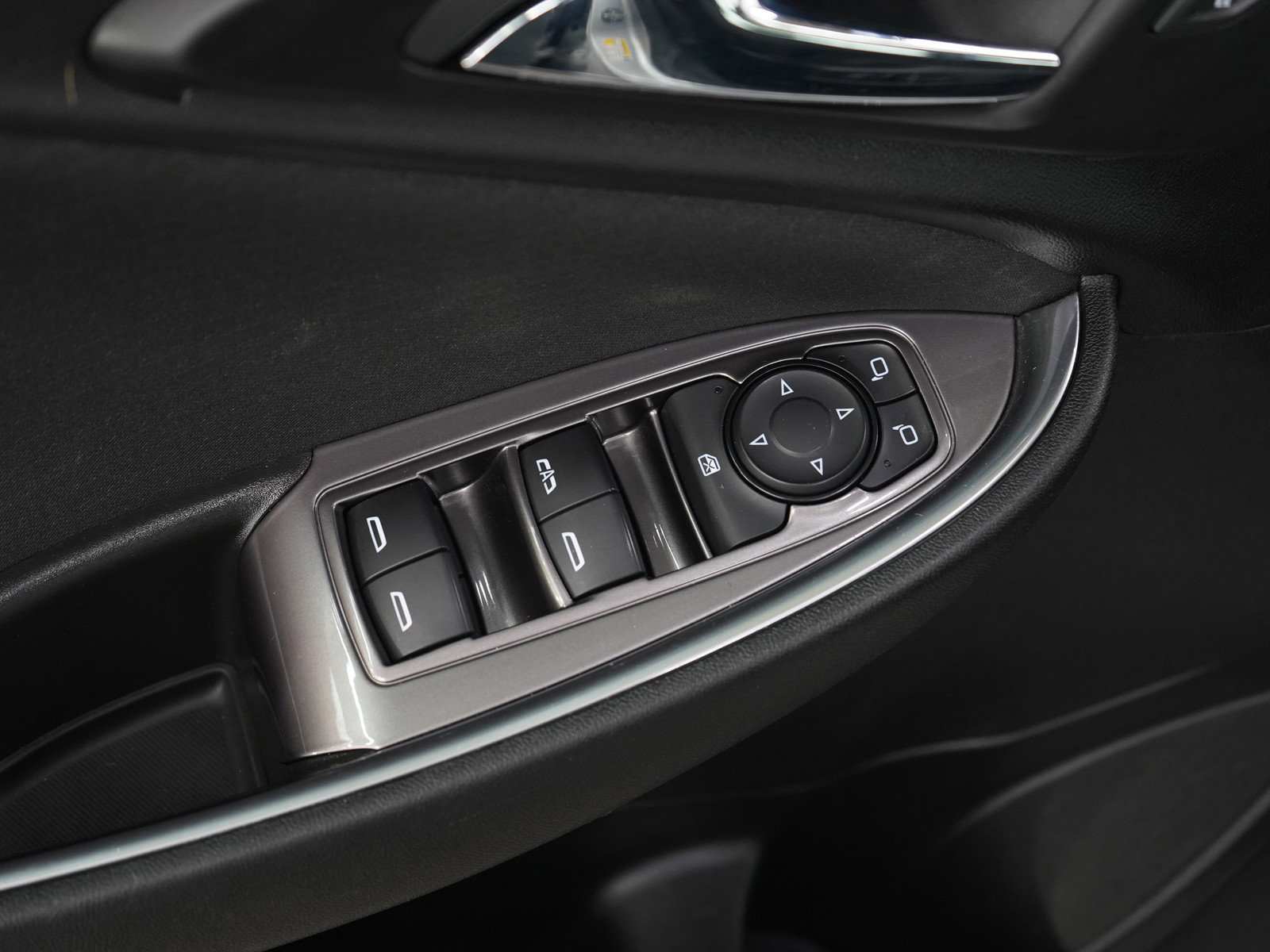 Used 2021 Chevrolet Malibu LT FWD image 18