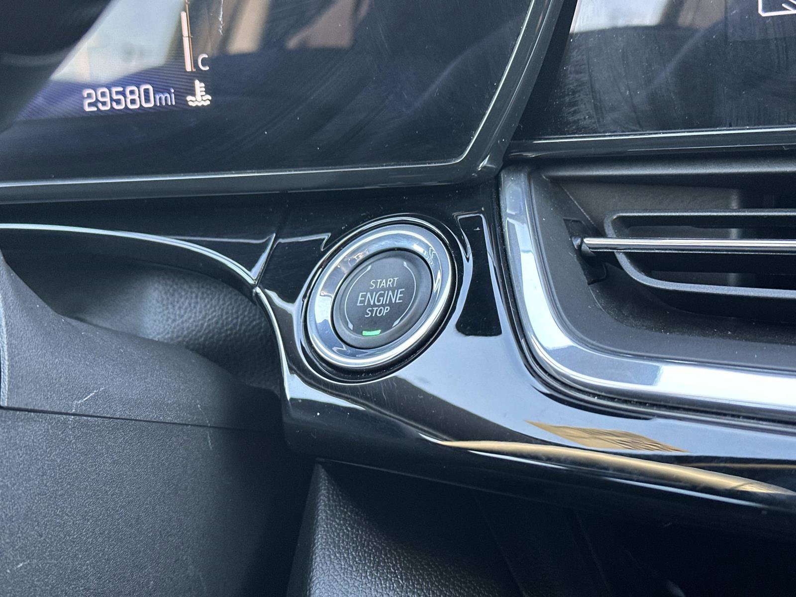 Certified 2024 Chevrolet Trax RS w/ Driver Confidence Package image 26